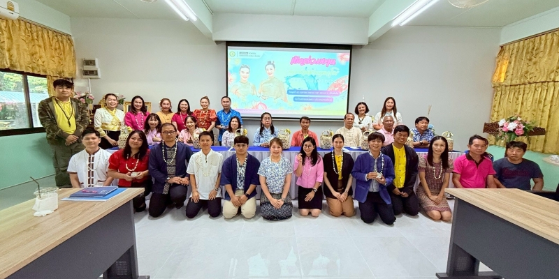 รร.หอพระ จัดพิธีสระเกล้าดำหัวครูและบุคลากรทางการศึกษาอาวุโส